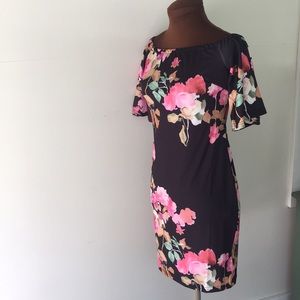 Flutter sleeve tight fit club dress resort wear